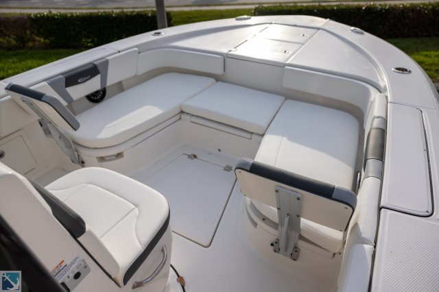 New 2024 Robalo 266 Cayman  Boat for sale